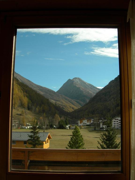 Hotel Adler Saas-Grund Rom bilde
